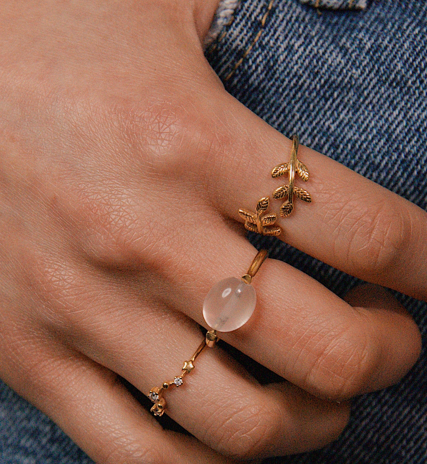 Bague en pierre semi-précieuse dorée