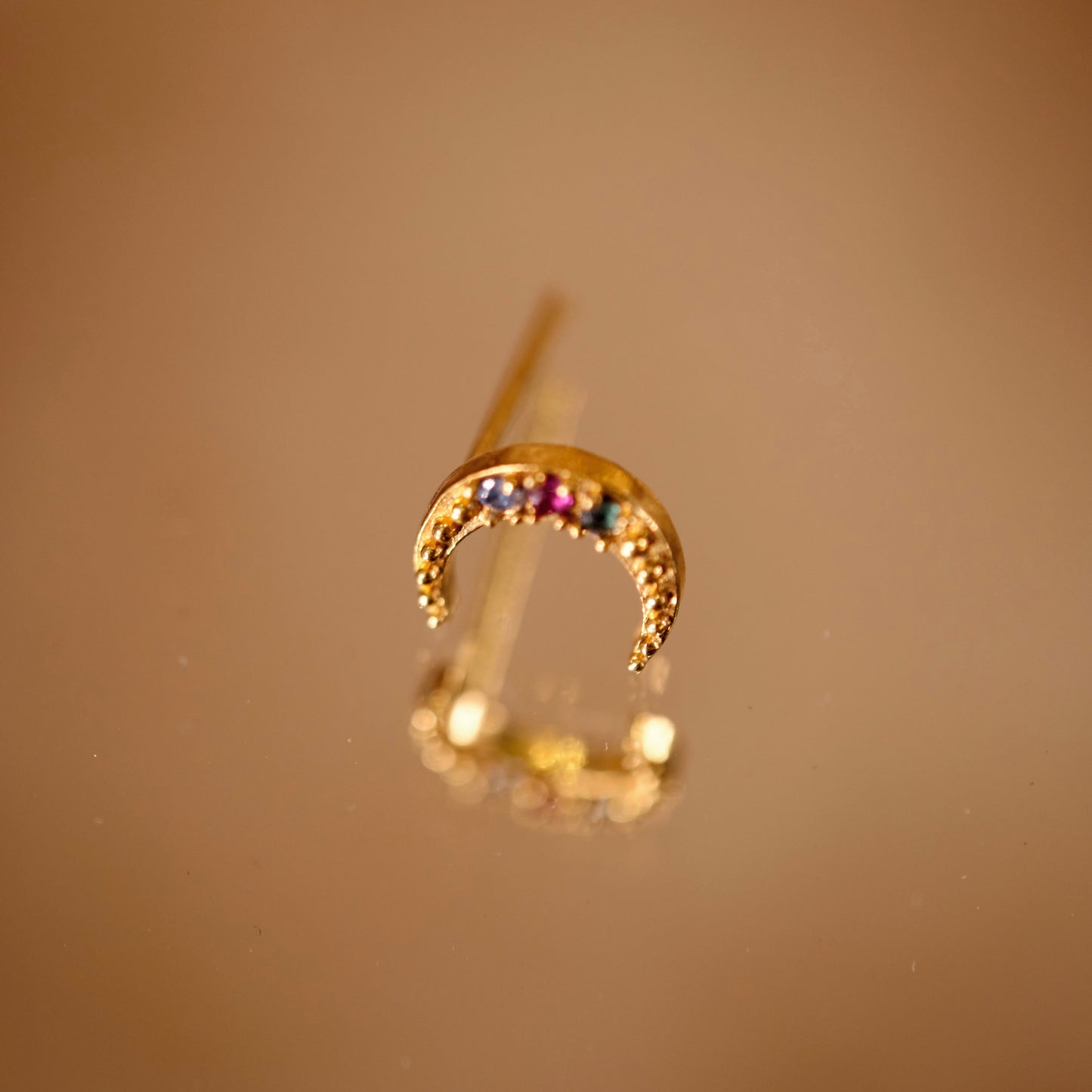 Boucle d’oreille à l’unité Louna dorée