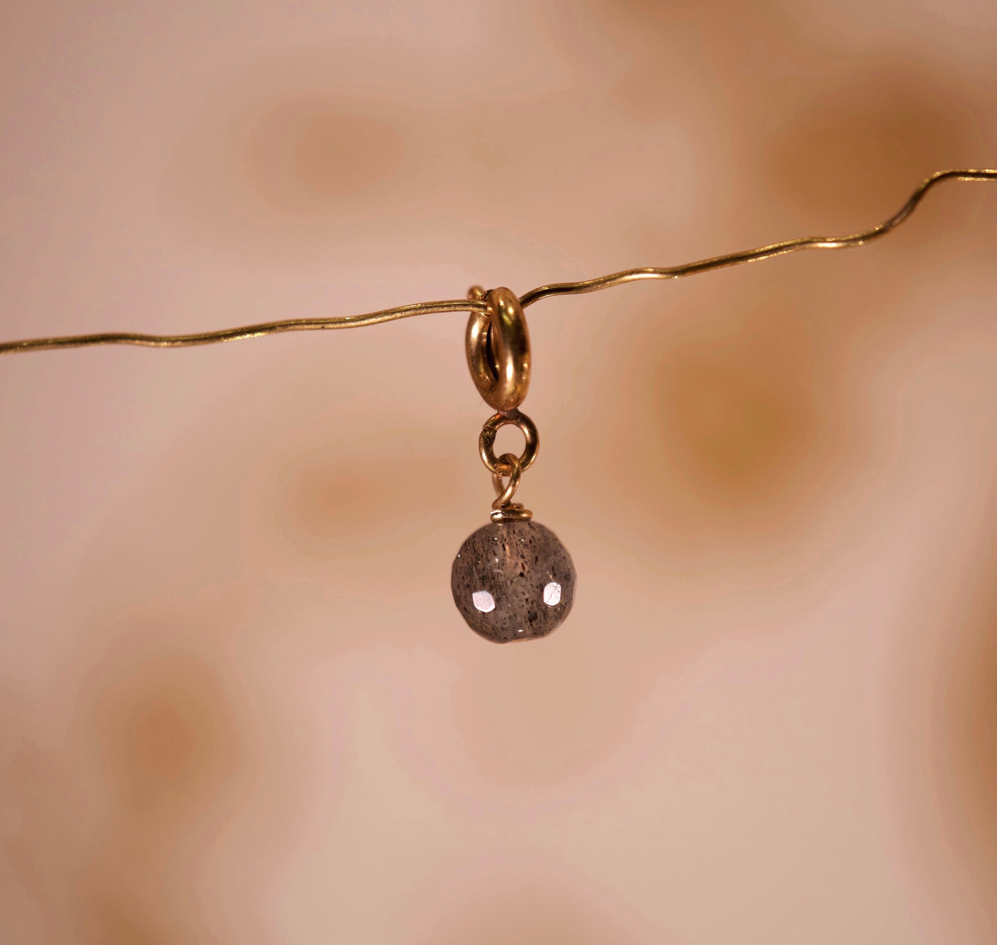 Clip mini pierre semi-précieuse Labradorite doré