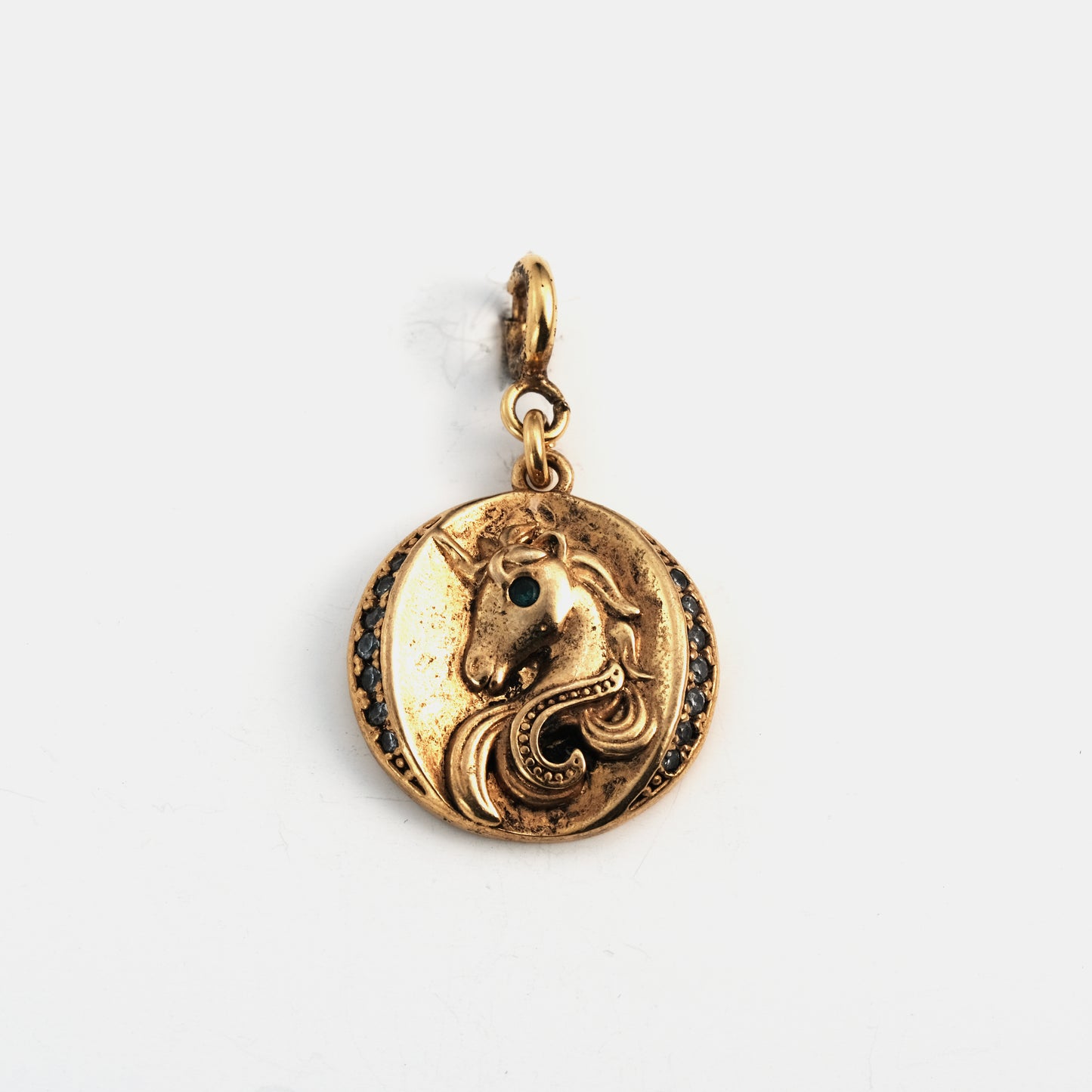 Mare pendant