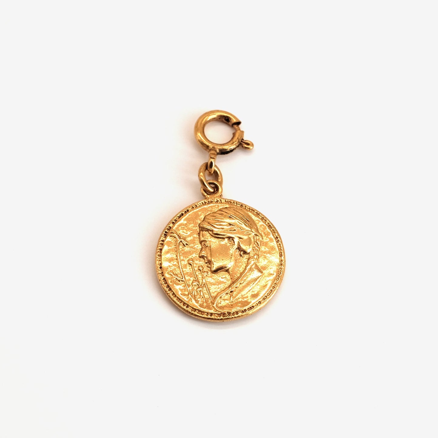 Pendentif Femme aux fleurs doré