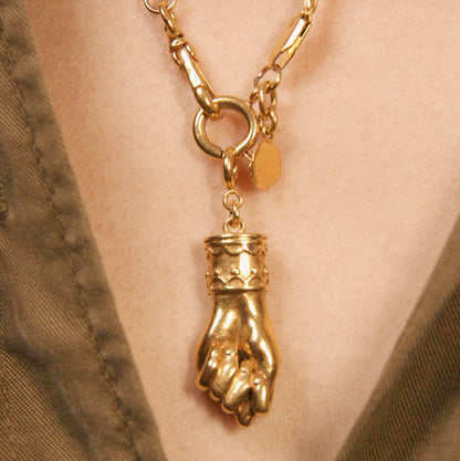 Christie hand necklace