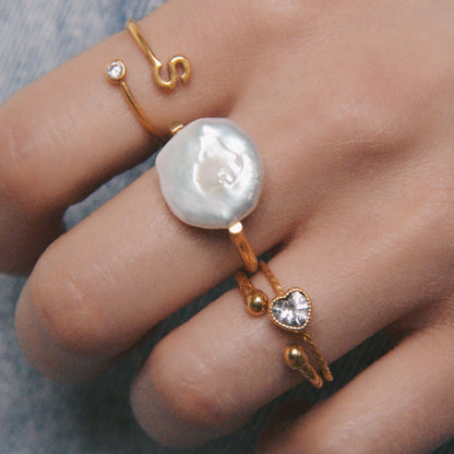 Bague en pierre semi-précieuse dorée