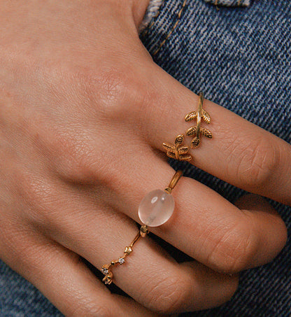 Bague en pierre semi-précieuse dorée