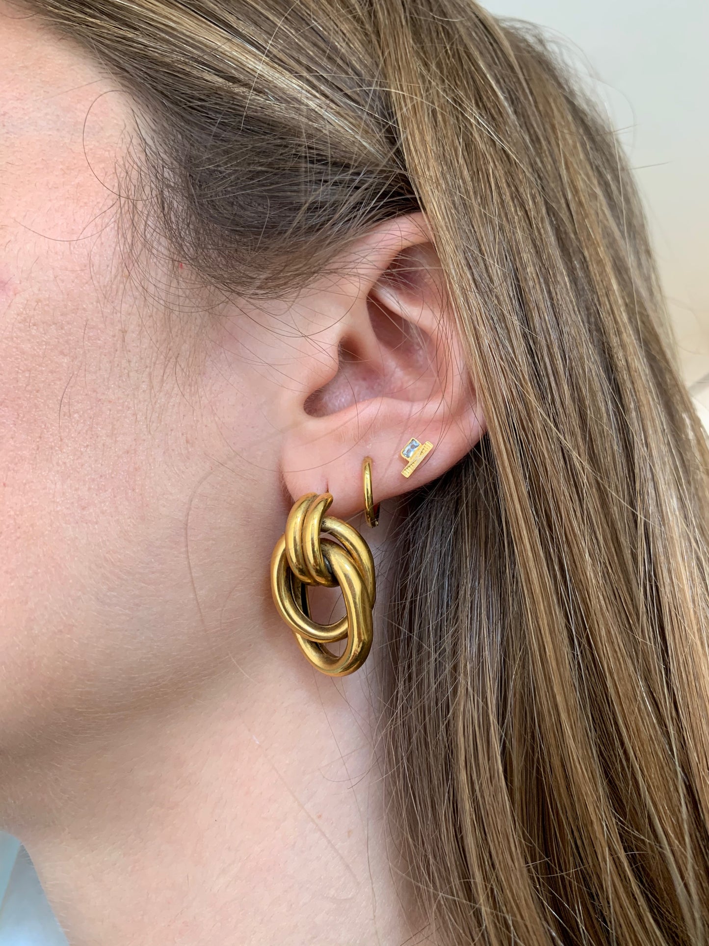 Single earrings Lined bar
