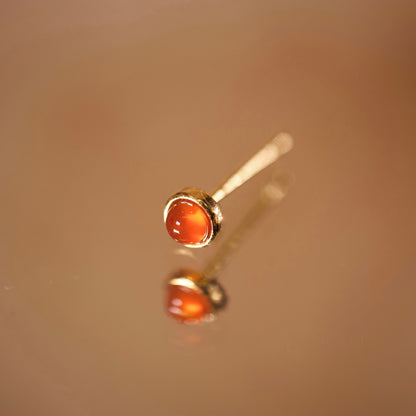 Boucle d’oreille à l’unité Pierre Cornaline dorée