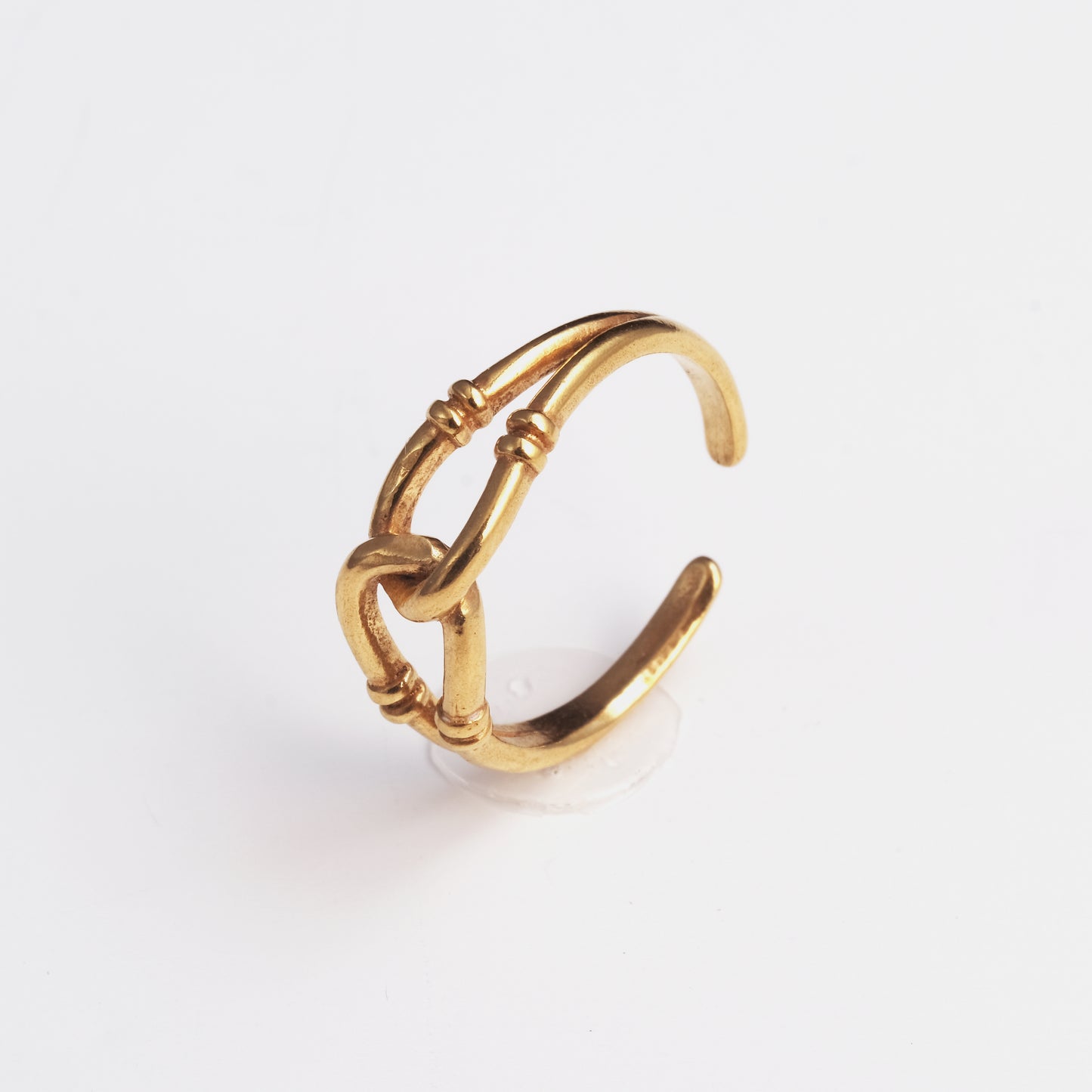 Linked ring