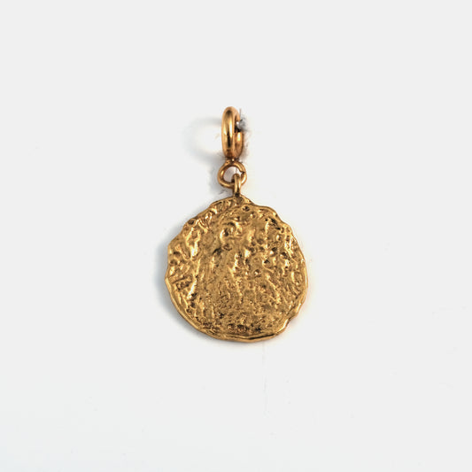 Pendentif Médaille martelé doré